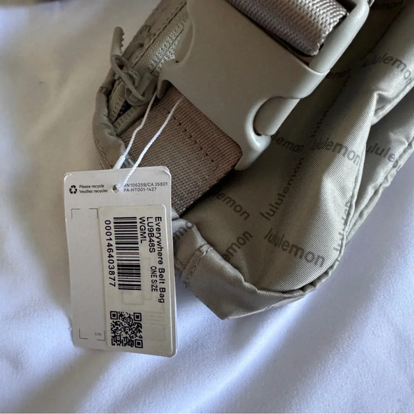 🆕🤍 Lululemon Everywhere Belt Bag - Wordmark Grid Raw Linen - Picture 5 of 8